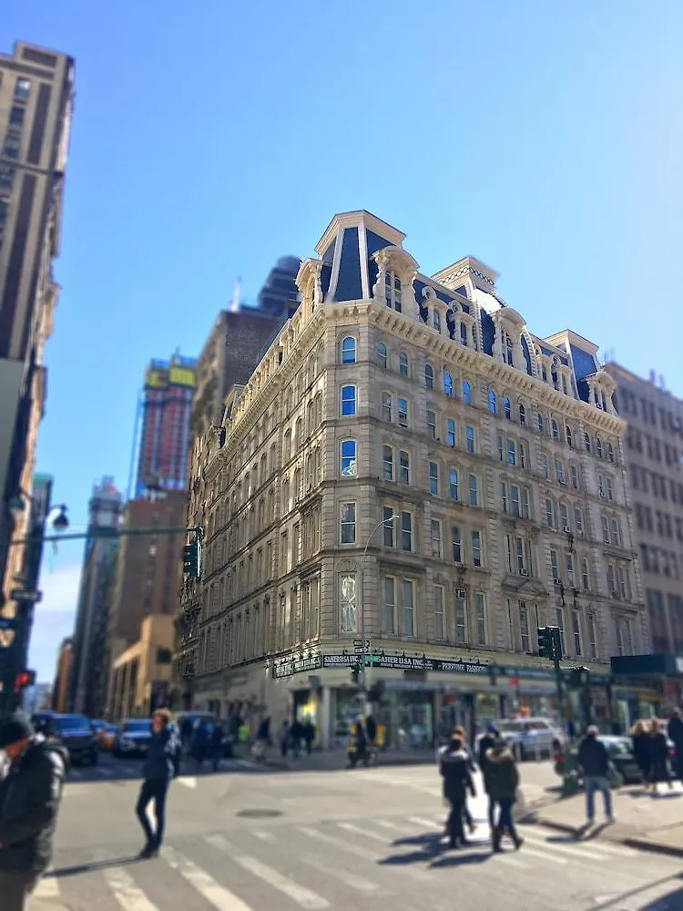Macy Empire Apartment New York